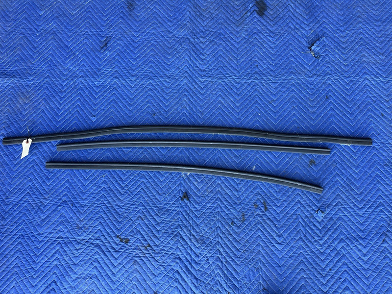 1998-2003 Jaguar XJR XJ8 X308 Hood To Engine Bay Seal Set Weather Strip #4657E