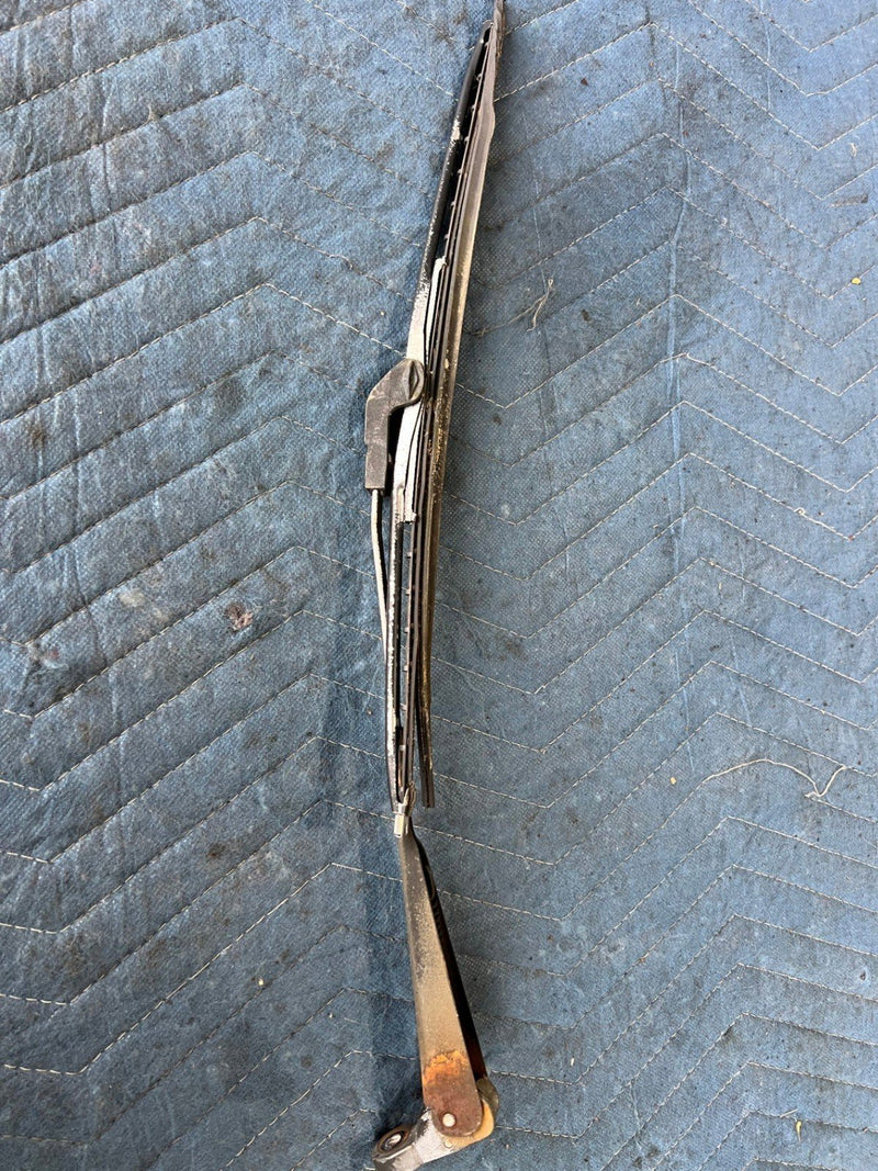 1985-1988 Suzuki Samurai SJ413 Wiper Arm OEM