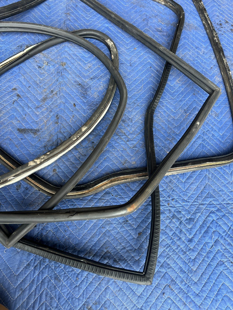 1992-1995 Volvo 940 740 Wagon Front Rear RH LH Door Weather Seal Set OEM #3295EM