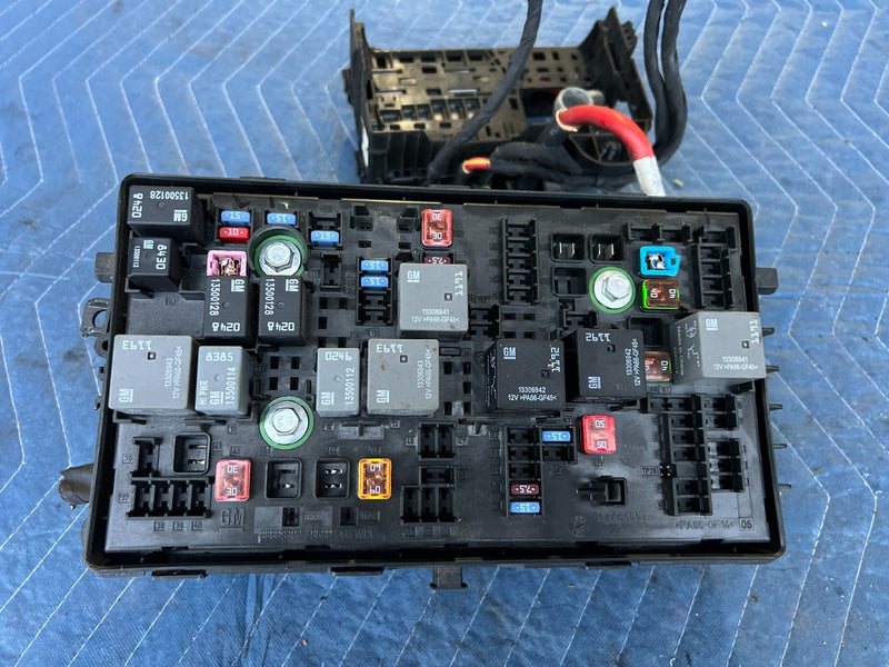 2012-2015 Chevy Cruze Fuse Relay Box Under Hood 812461952 OEM #2201CN