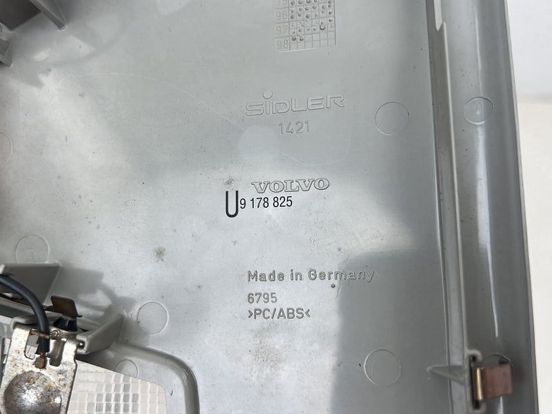 1998-2000 Volvo V70 S70 Front Overhead Center Console Dome Light OEM