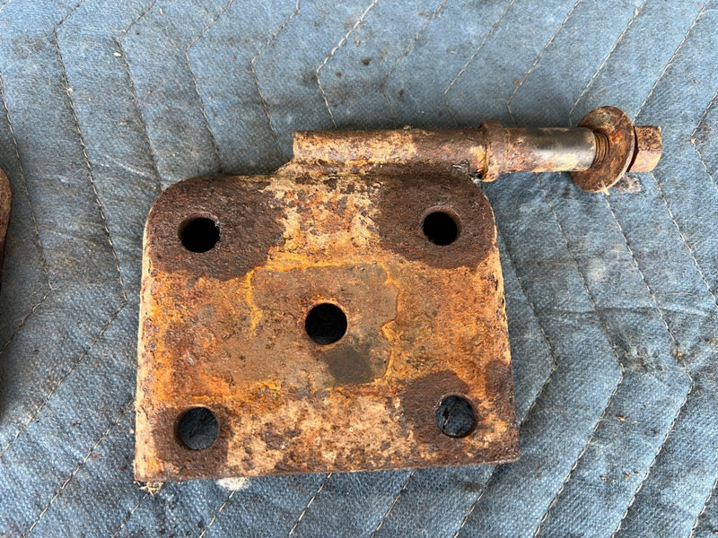 1985-1988 Suzuki Samurai SJ413 U Bolt Plate U Bolt Plate Set Pair Left Right OEM
