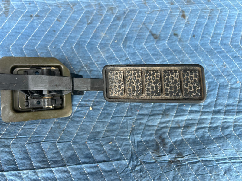 1992-1995 Volvo 940 740 Gas Pedal Assembly 3517124 Accelerator OEM #3250EM