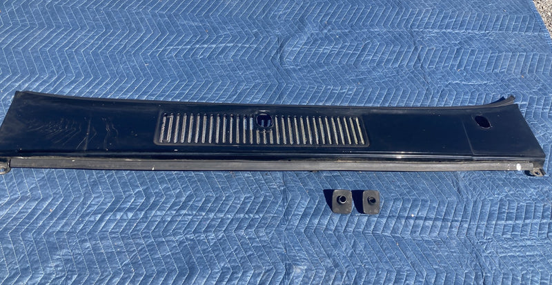 1992 Volvo 940 944 - Cowl Vent Panel
