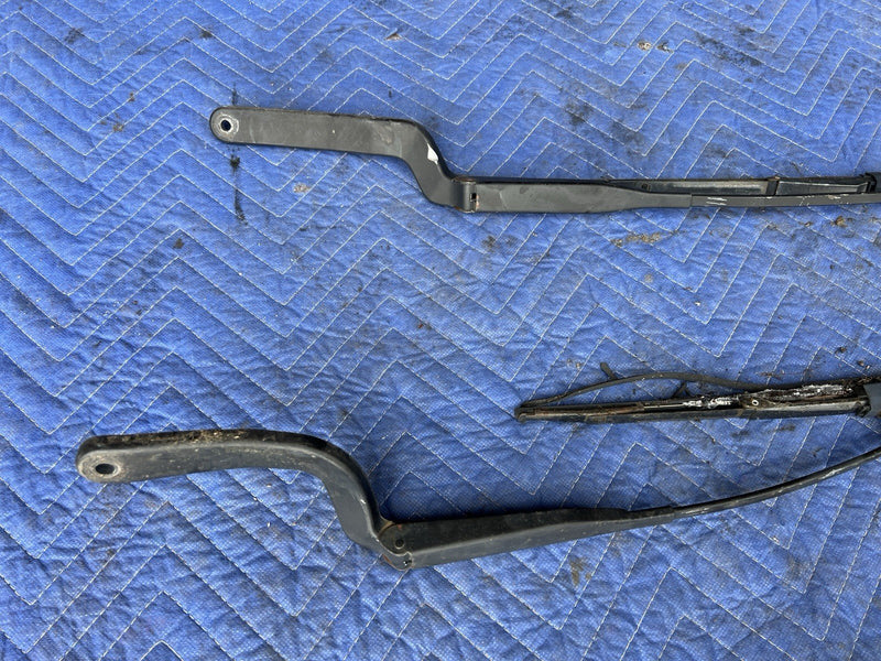 1993-1997 Volvo 850 850R Windshield Wiper Arm Pair Left & Right OEM #4441E