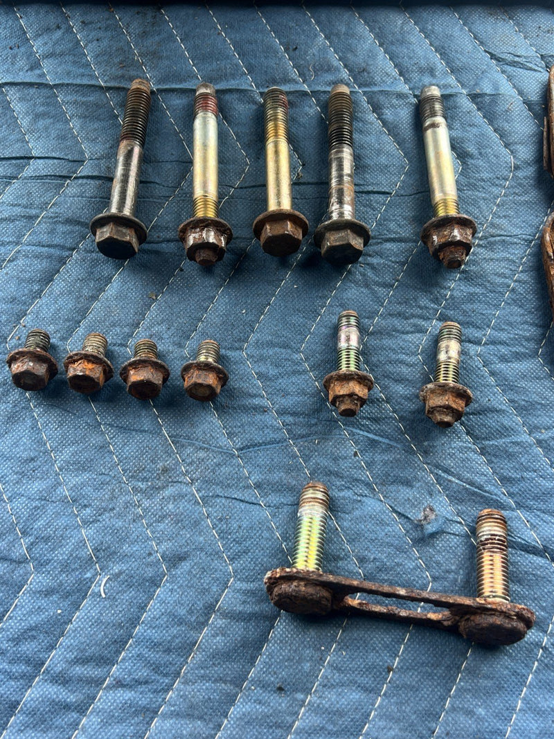 1992-1995 Volvo 940 740 Rear Differential Mounting Hardware Bolt Set OEM #3207EM