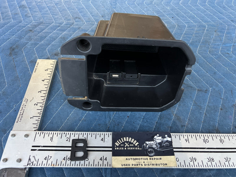 2012-2015 Chevy Cruze USB Auxiliary Interface Cubby Console 95080436 OEM #2198CN