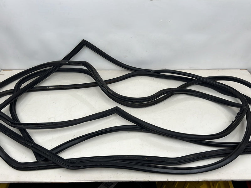 1990-1992 Volvo 740 745 940 Wagon Door Seal Gasket Weatherstripping Set OEM #5887EM