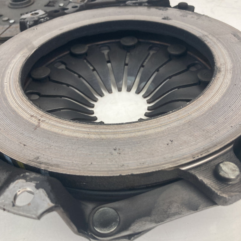 1981-1985 Volvo 240 245 Manual Clutch Assembly 322007516 OEM