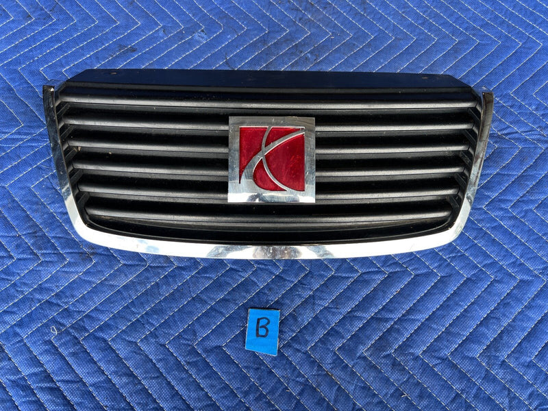 2002-2007 Saturn Vue Exterior Front Upper Grille Hood Trim 15851596 OEM #615EM