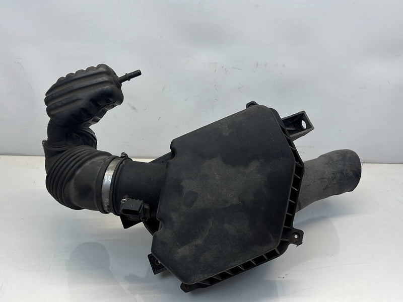 2012 Chevrolet Captiva Sport - Air Filter Housing PN: 20907605 15950817