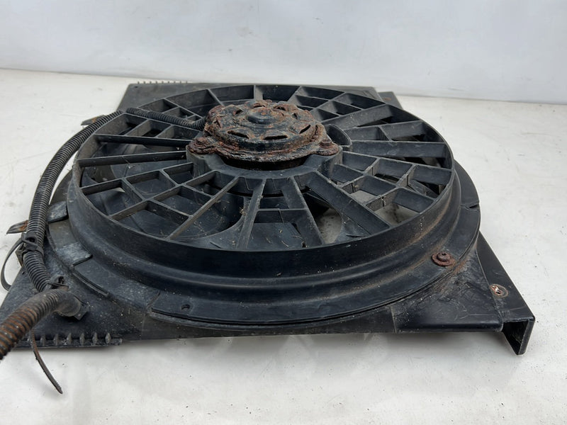 1990-1992 Volvo 740 745 940 Radiator Cooling Fan Assembly 3507347 OEM #5885EM