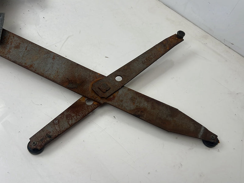 1976-1979 Cadillac Seville Front Driver LH Window Regulator + Motor 1683985 OEM #5593EM