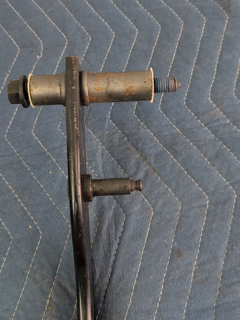 1988-1998 Chevrolet Suburban GMT400 Brake Pedal 15732200 96S267 OEM