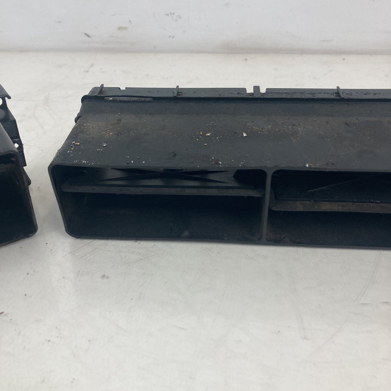 1981-1985 Volvo 240 245 Dash Vent Set LH RH 1259088 OEM