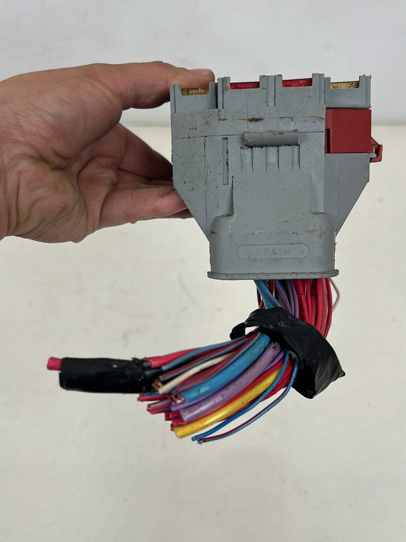 2004-2007 Volvo S60R V70R Dash Cabin Fuse Relay Junction Box 9162439 OEM #5777EM