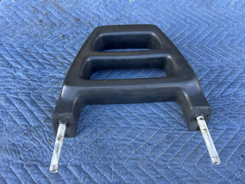 Volvo 240 - Headrest