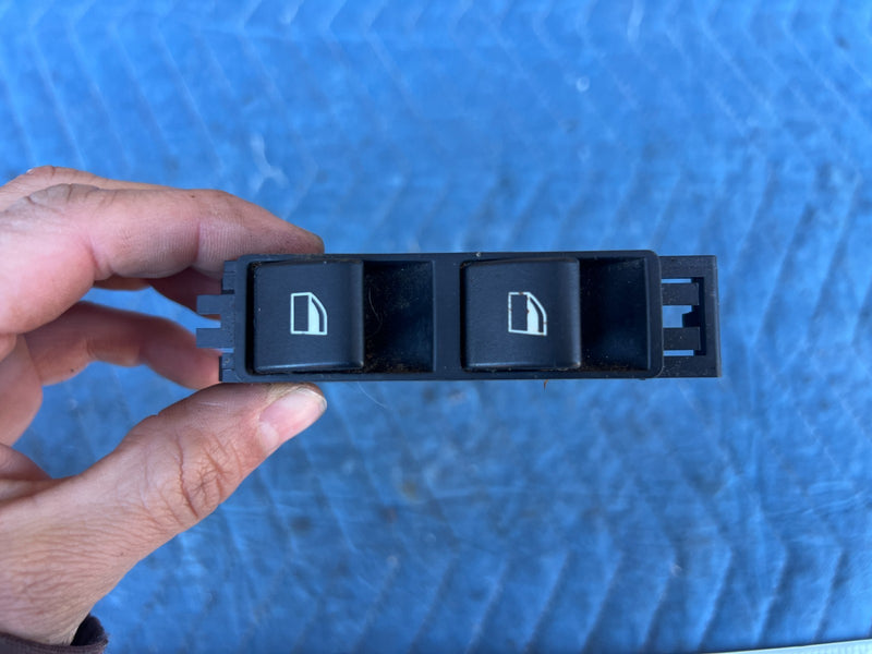 2002-2005 BMW 330xi 325xi E46 Center Console Window Switch Panel OEM #4811EM