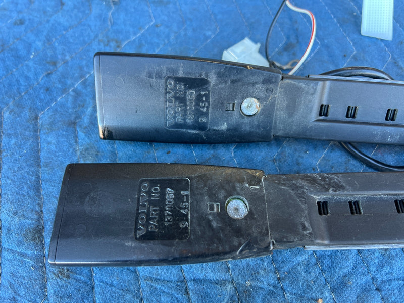 1986-1993 Volvo 240 244 245 Front Right & Left Seat Belt Buckle Set OEM #4360EM