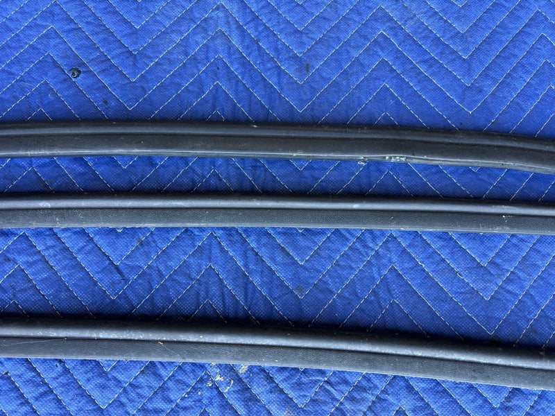 1998-2003 Jaguar XJR XJ8 X308 Hood To Engine Bay Seal Set Weather Strip #4657E