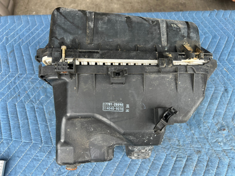 2002-2006 Toyota Camry Air Intake Filter Cleaner Box Housing Assembly OE #5001EM