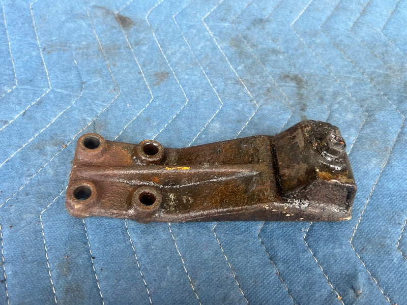 1985-1988 Suzuki Samurai SJ413 Gearbox Mounting Bracket w/Hardware OEM #2330CN