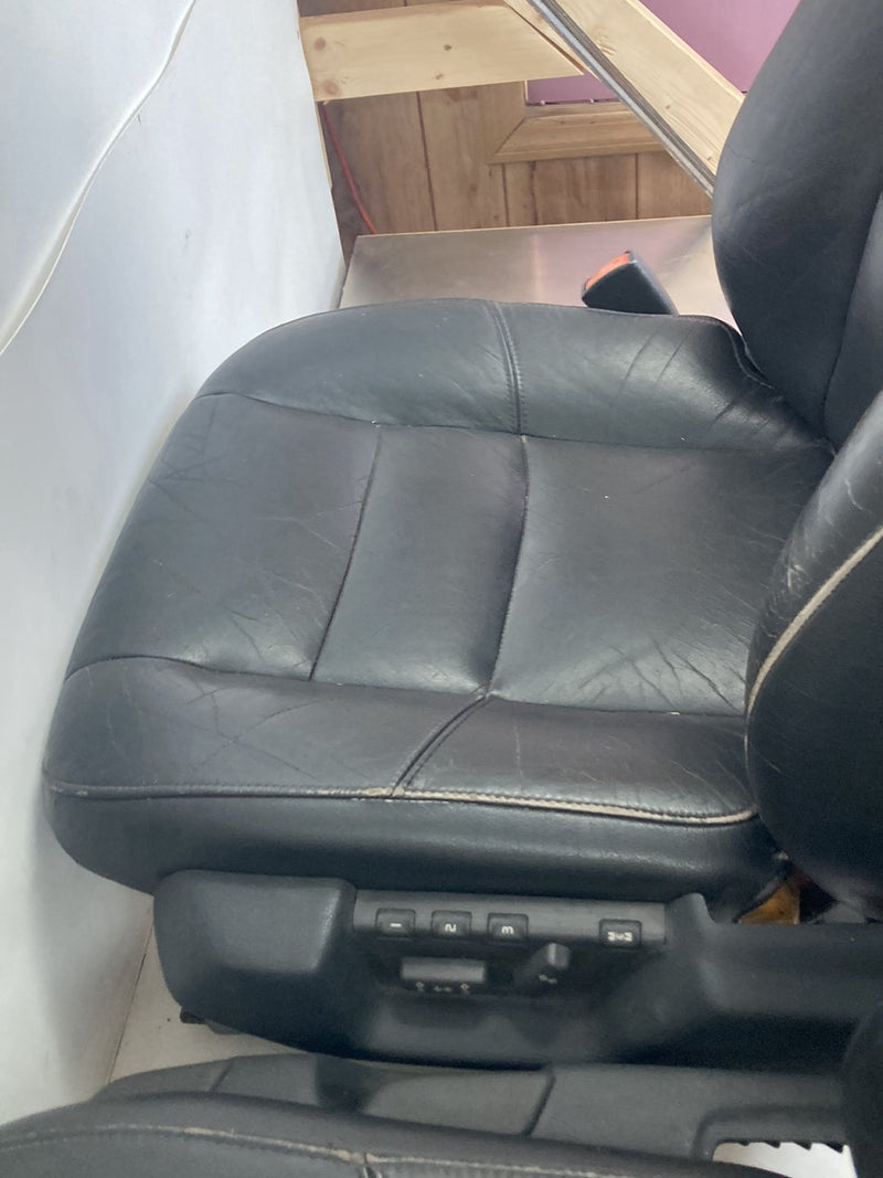 1998-2000 Volvo V70 Front Left Right Seat Pair OEM #5228M