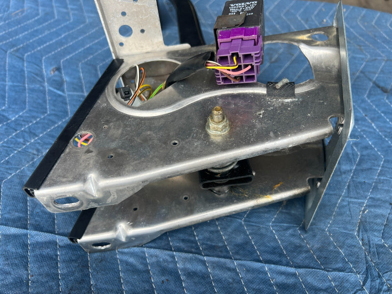 1992-1995 Volvo 940 740 Brake Pedal Assembly w/ Bracket & Switch OEM #3205EM