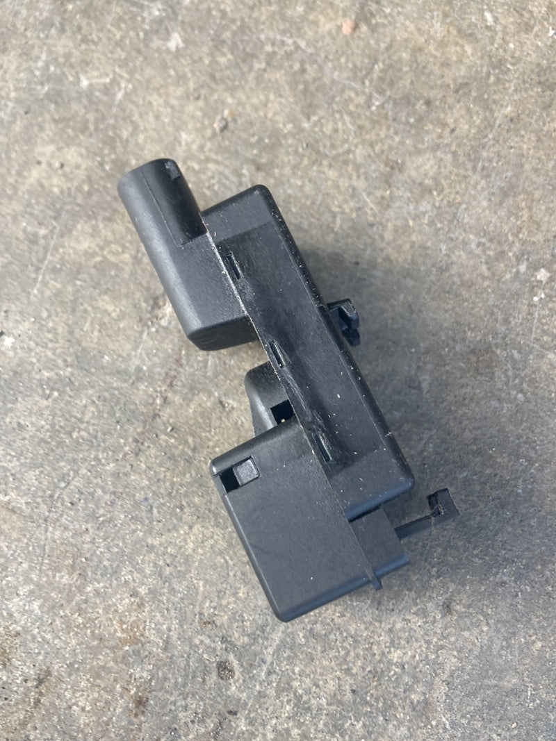 2003-07 BMW 545i E60- Ambient Temp Sensor Recirculating AC 6933052 132424 #4992M