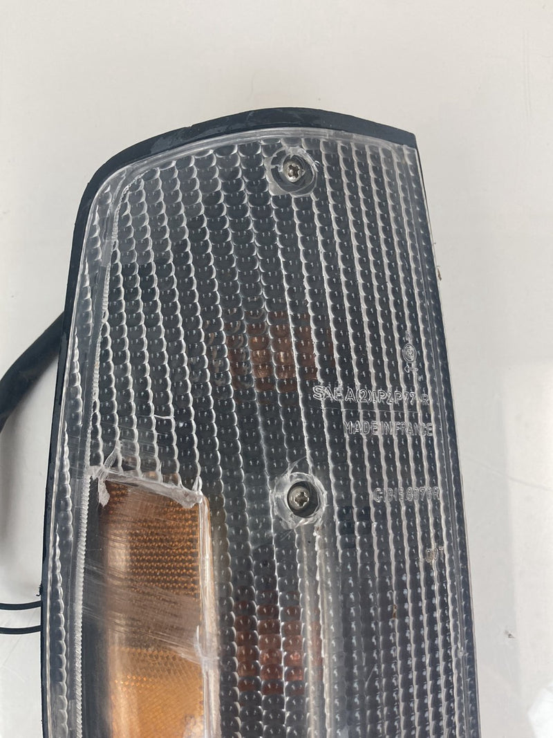 1975-1980 Volvo 244 Marker Light Signal Corner Right RH 8076R P2P77R OEM #4282M