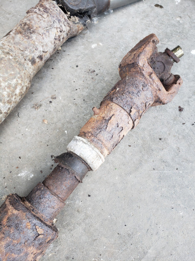 1996-1999 Chevy GMC GM 1500 Front & Rear Driveshaft Manual Trans 5.7 #1252CN