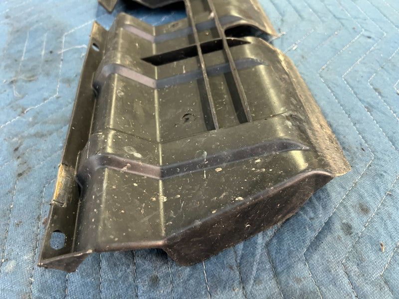 1986-1993 Volvo 240 244 245 Lower Front Bumper Air Guide Dam 1304442 OEM #4417EM