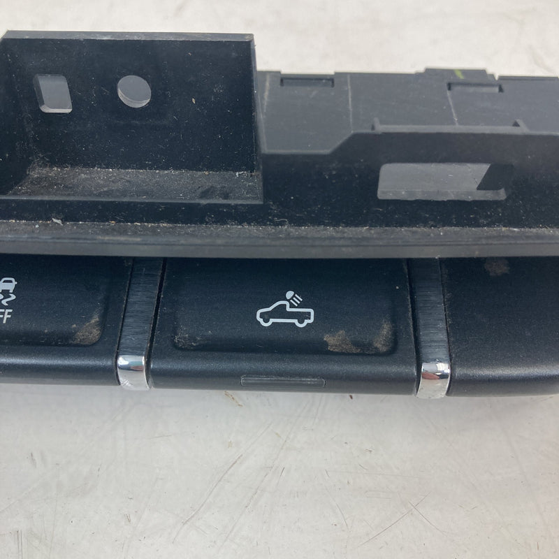 2014-2018 Chevrolet Silverado 2500 Traction Control Switch 23143515 OEM #5589M