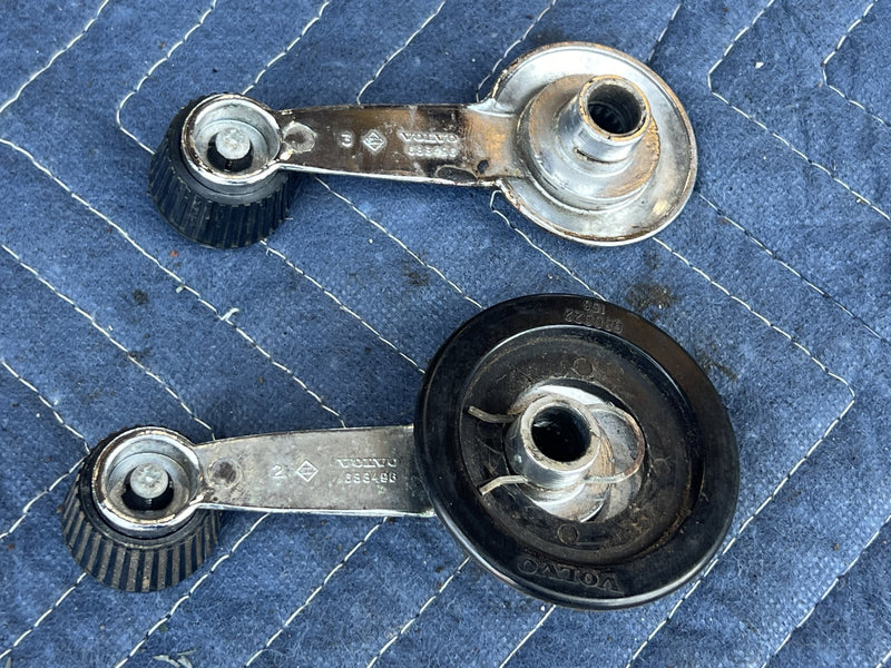 1973 Volvo 140 142 - Window Manual Crank PN: 688496
