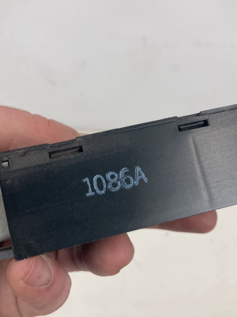 1996 Chevrolet Silverado GMT800 - Door Lock Actuator Relay PN: 1086A
