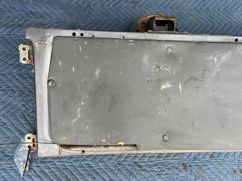 1985-1988 Suzuki Samurai SJ413 Lower Tailgate 67700-80060 OEM