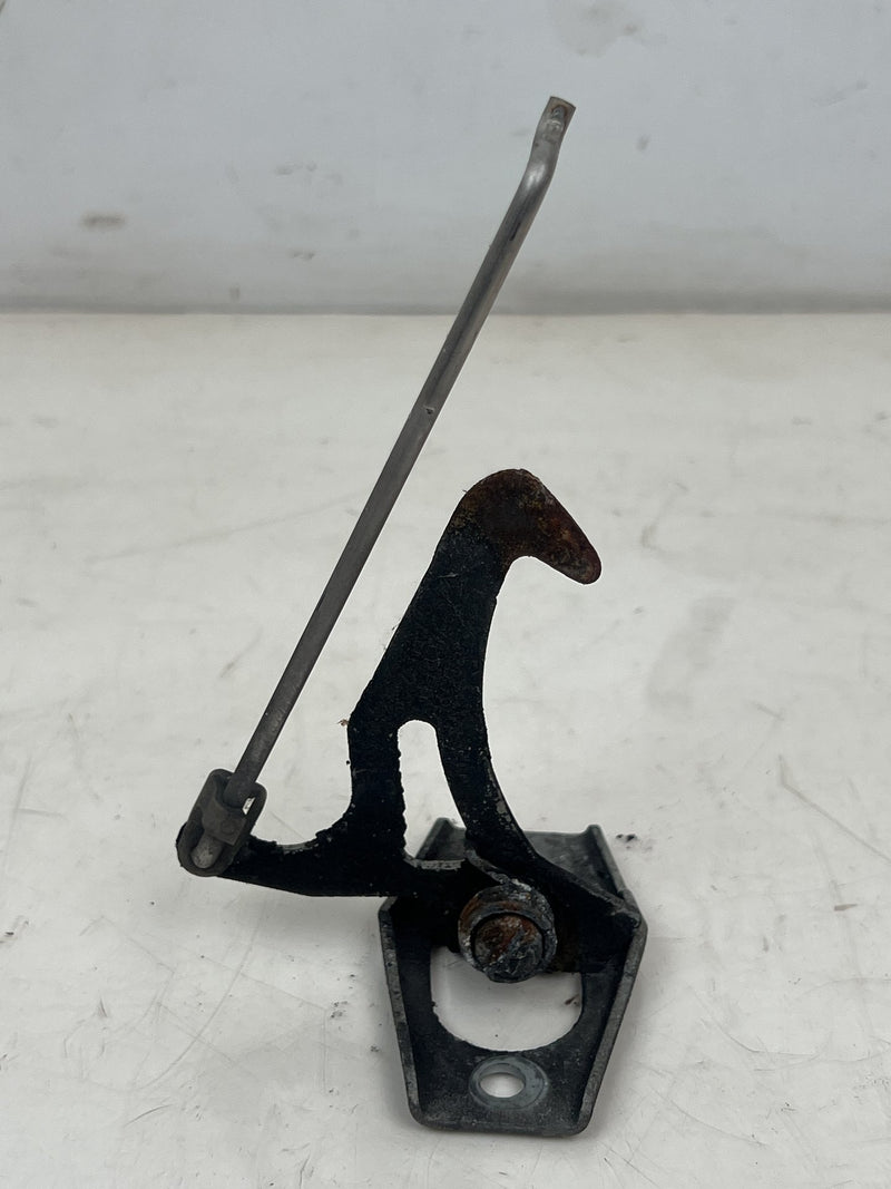 1998-2000 Volvo V70 S70 Front Engine Bonnet Hood Latch Catch 9203302 OEM