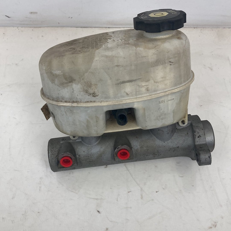 2007-2014 Chevrolet Silverado GMT900 Master Cylinder 18045894 DA OEM #5364M