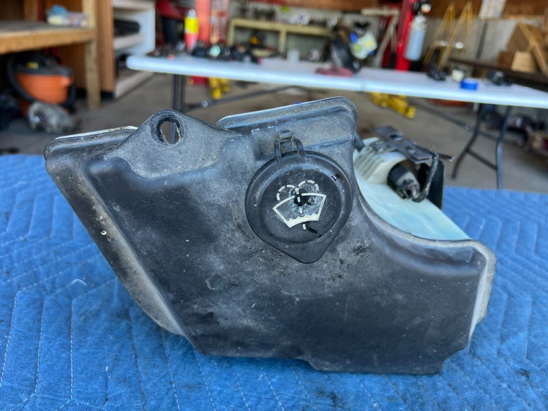 2000-2005 BMW 330xi 325xi E46 Windshield Washer Fluid Reservoir Tank OEM #4821EM