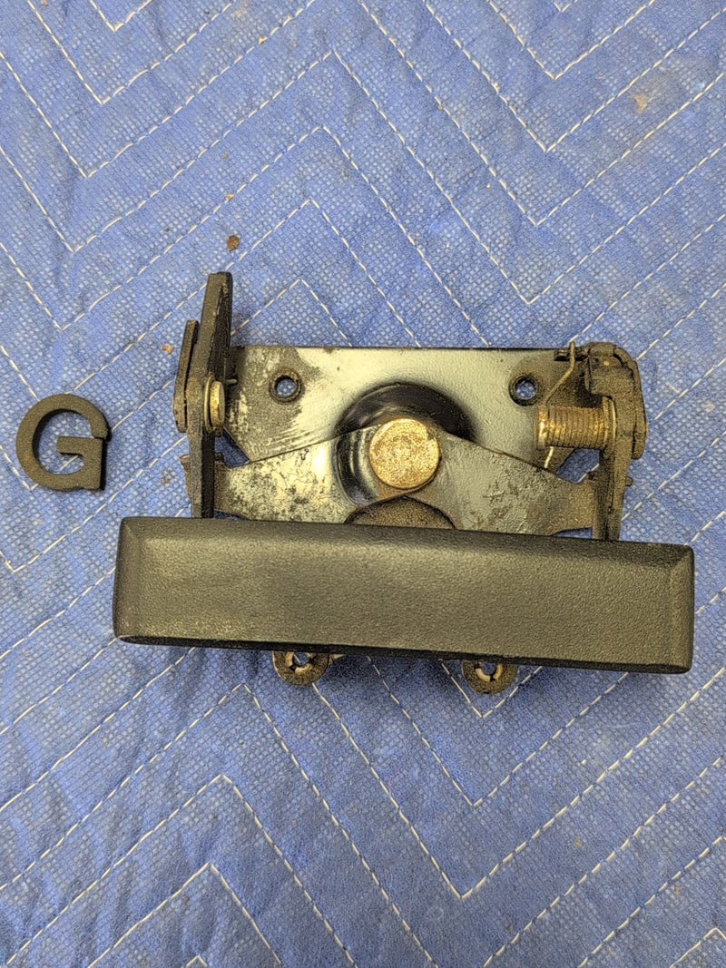 1999-2007 Chevrolet K1500 - Tailgate Handle PN: 15991785