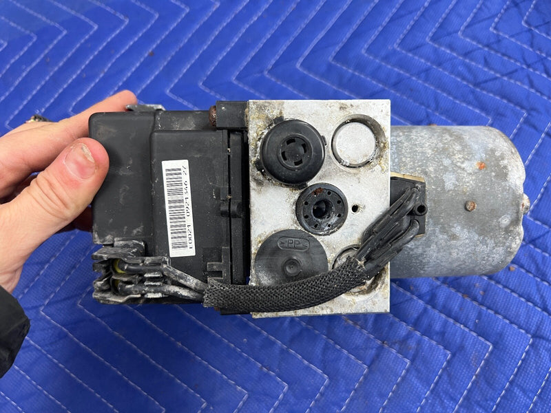 1998-2002 Isuzu Trooper ABS Anti Lock Brake Control Module 897162192 OEM #946EM