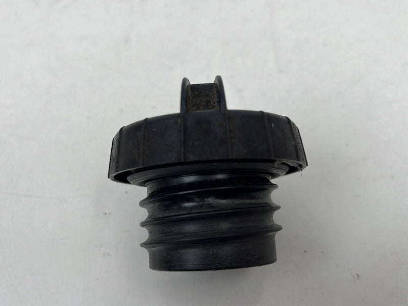 1990-1992 Volvo 740 745 940 Gas Cap Fuel Tank Filler Neck Cap Black OEM #5878EM