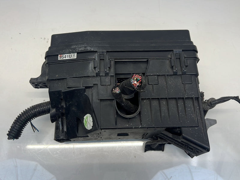 2012 Chevrolet Captiva Sport - Battery Fuse Box