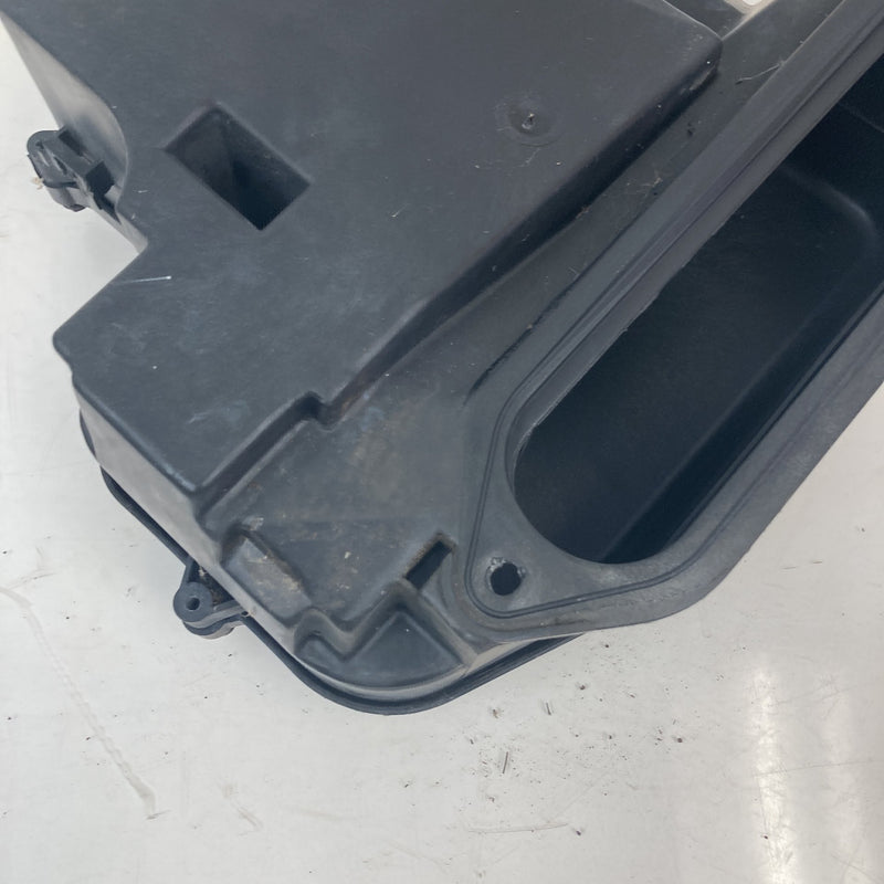 2001-2005 Volkswagen Passat Air Intake 3B1 819 640 OEM #5536M