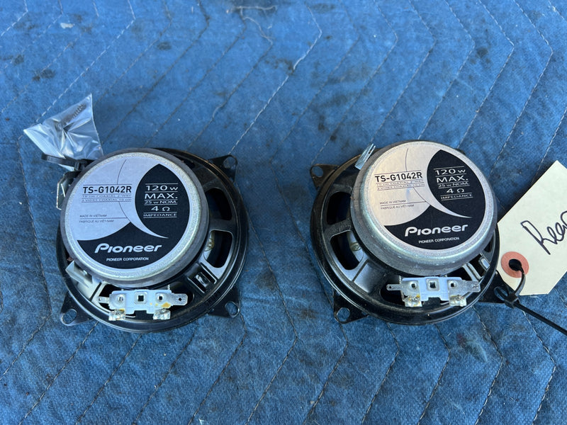 1986-1993 Volvo 240 244 Sedan Rear Right & Left Pioneer Speaker Pair OEM #4399EM