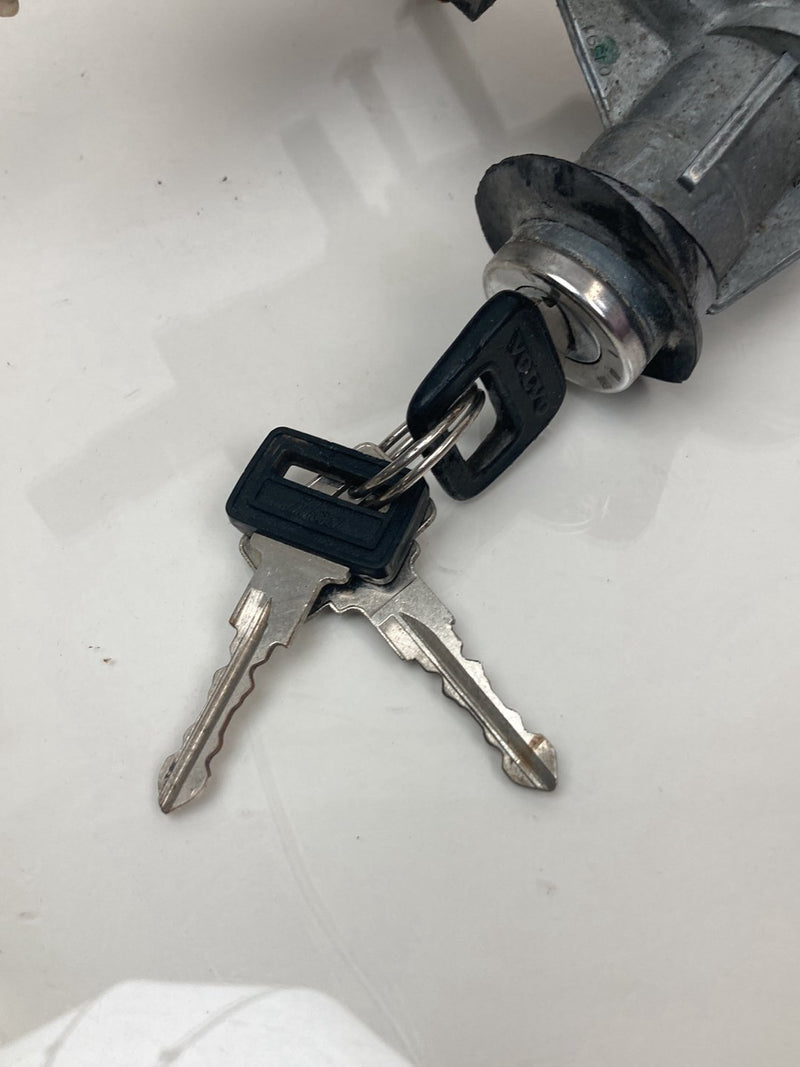 1992 Volvo 940 944 - Steering Shaft PN: 1329987 681915