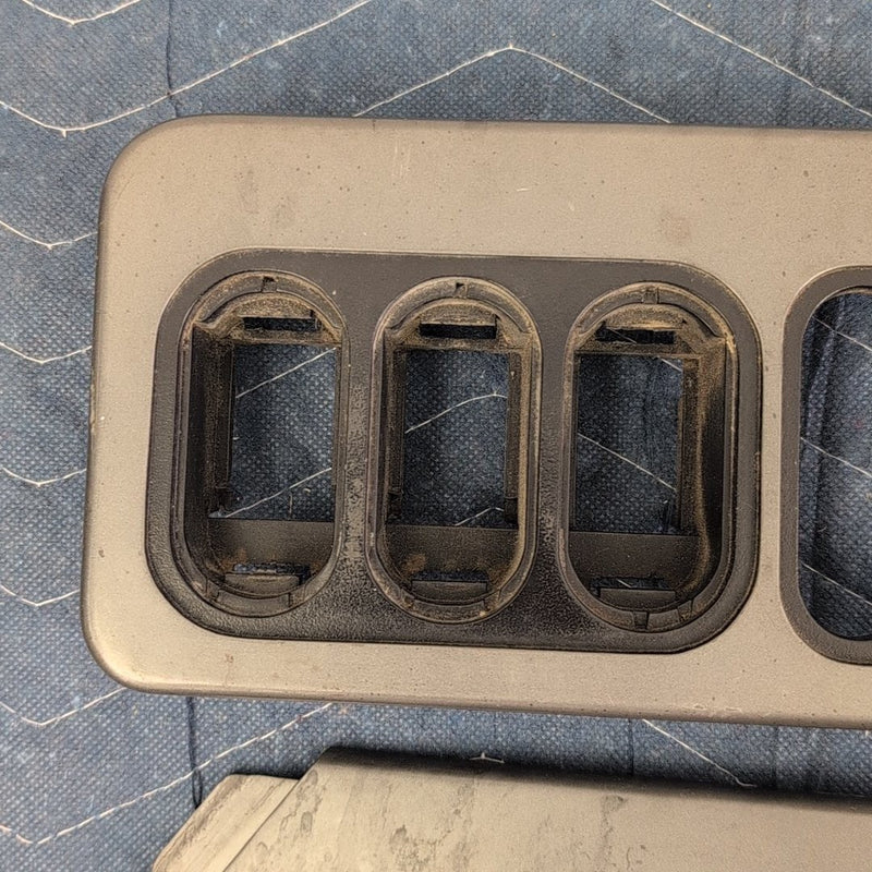 1988-1994 Chevy K1500 Door Handle Trim Bezel LH RH 15615130A 15615129A OEM