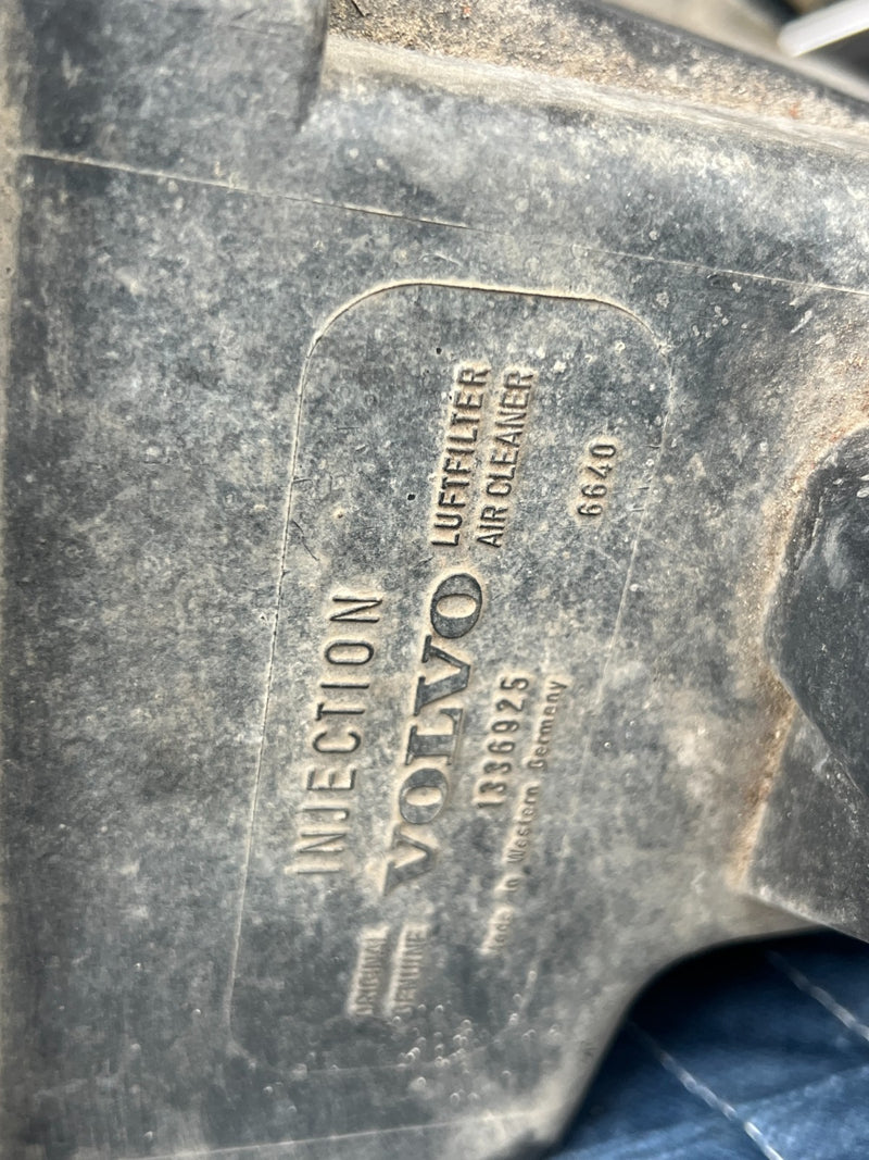 1986-1993 Volvo 240 244 245 Air Intake Cleaner Housing Box Assembly OEM #4435EM