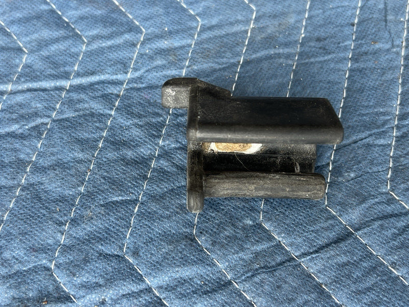 1993-1997 Volvo 850 850R Battery Hold Down Bracket Clamp Clip OEM #4466E