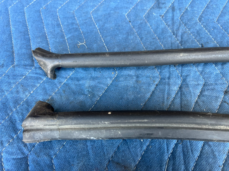 2000-2005 BMW 330xi 325xi E46 Upper Engine Cable Guide Cowl Seal Set OEM #4785EM